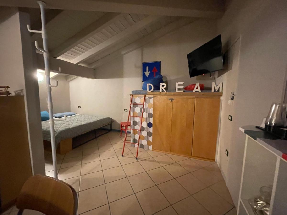Apartamento Mansardine Metropolitane Brescia Exterior foto